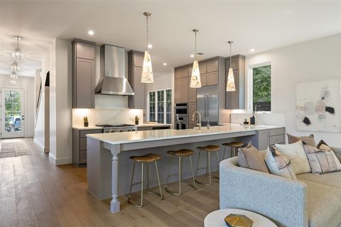 Photo of 4600 Parkdale PL, Austin, TX 78745 (MLS # 5914491)