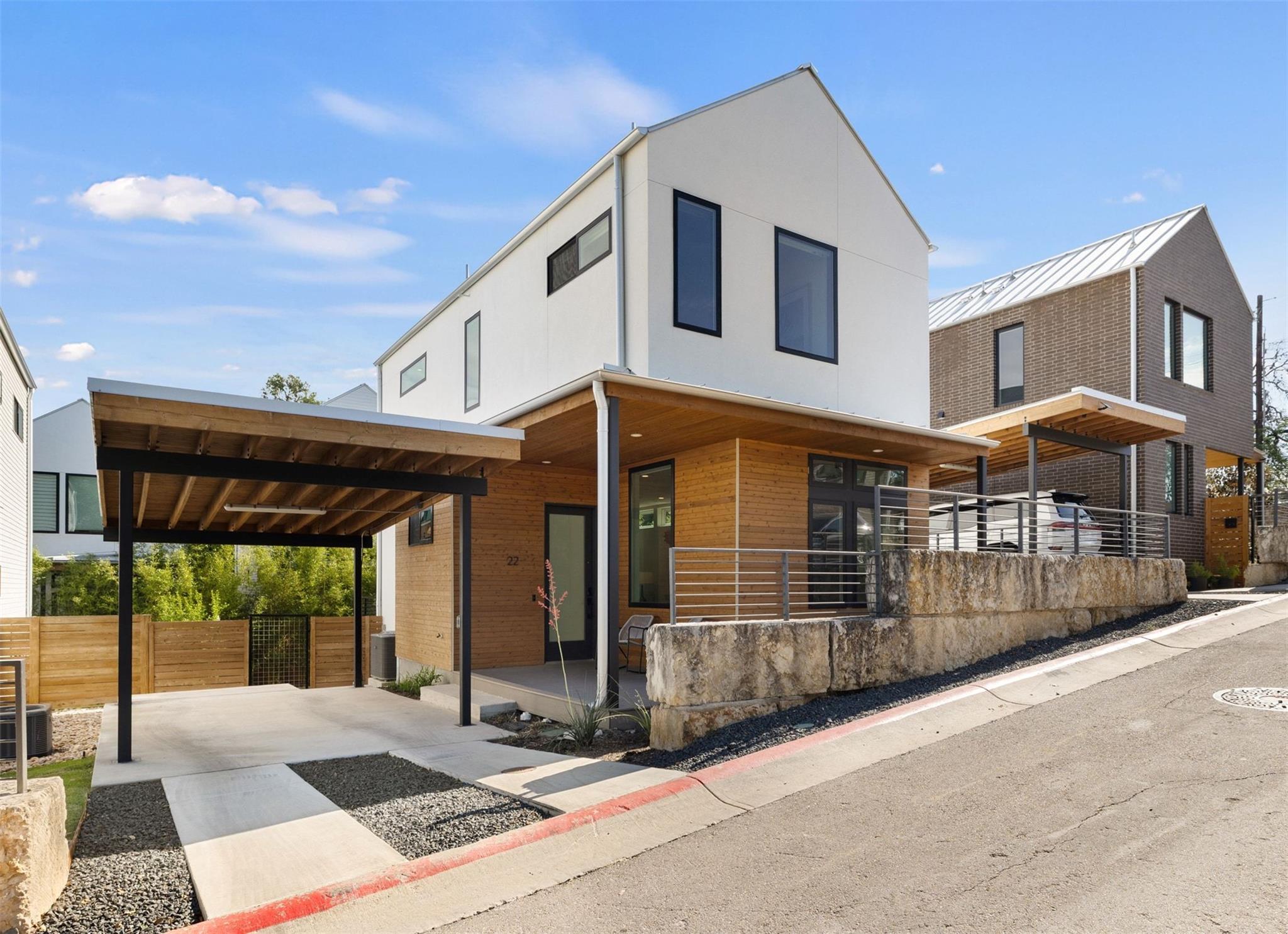 900 S 2nd ST 22