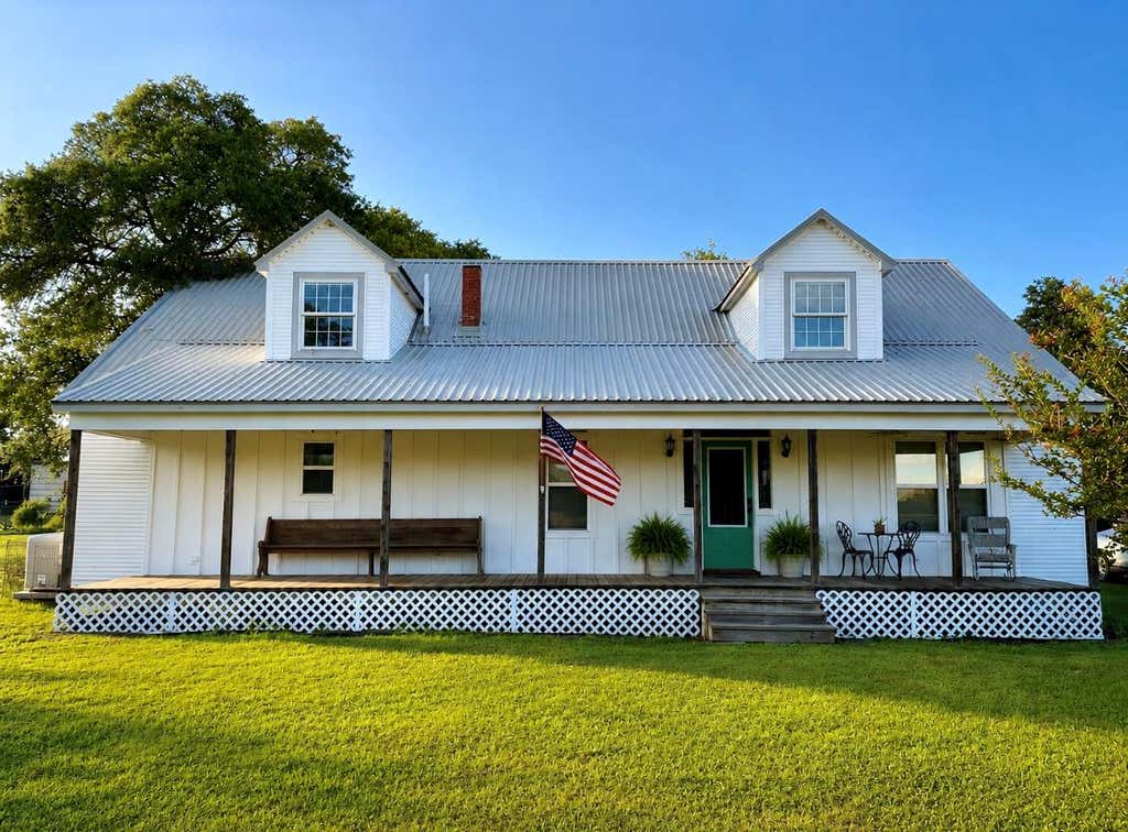 Photo of 235 Park LN, Fayetteville, TX 78940 (MLS # 1772897)