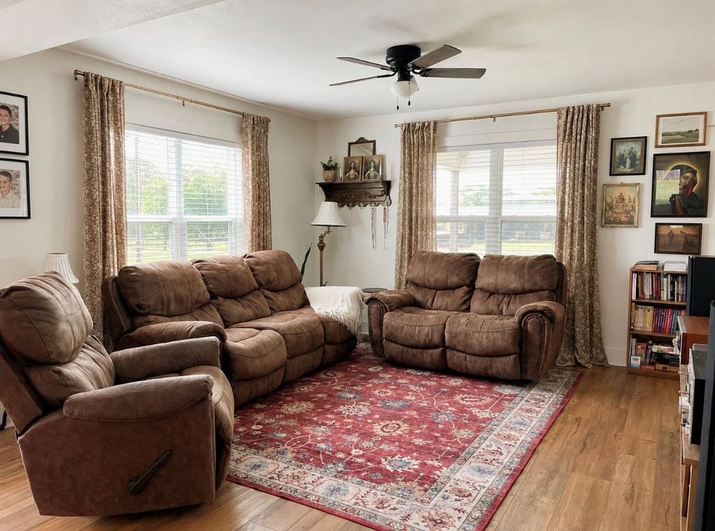 Photo of 235 Park LN, Fayetteville, TX 78940 (MLS # 1772897)