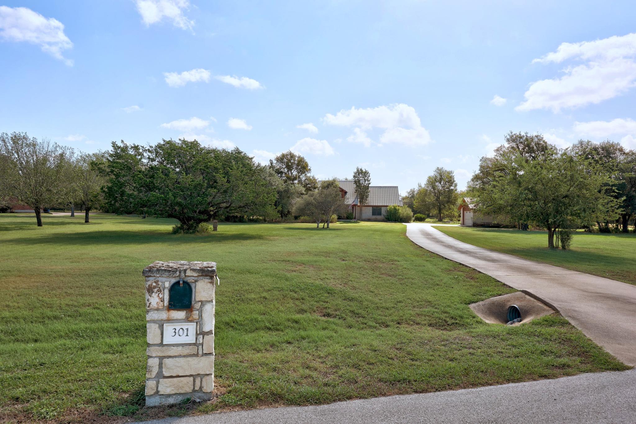 301 Oak Forest CV