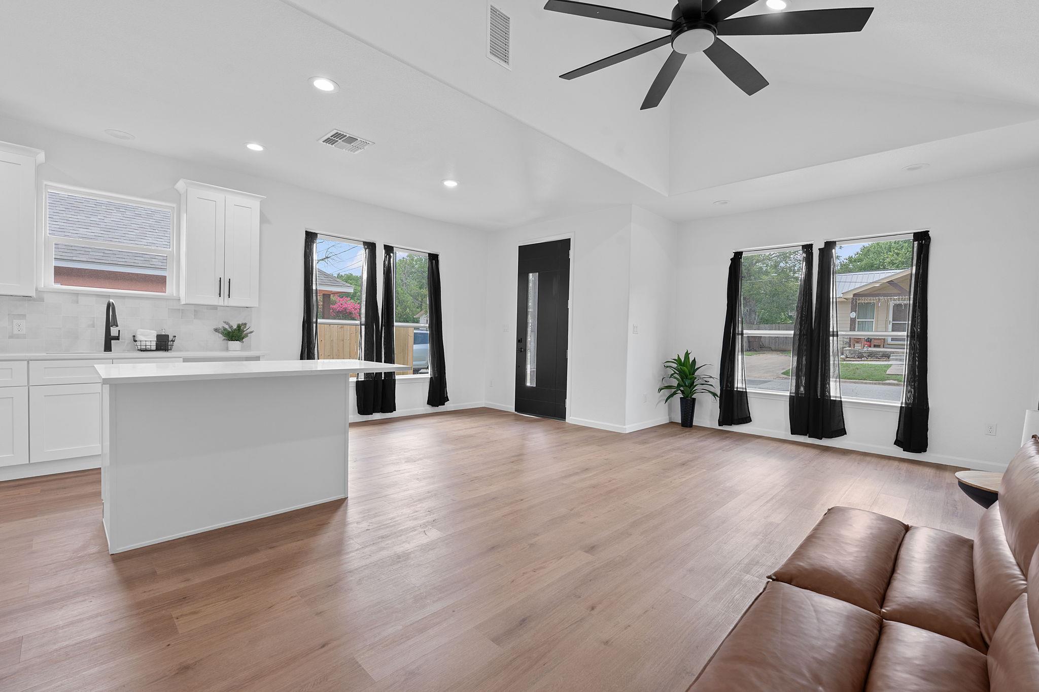 738 Chihuahua ST