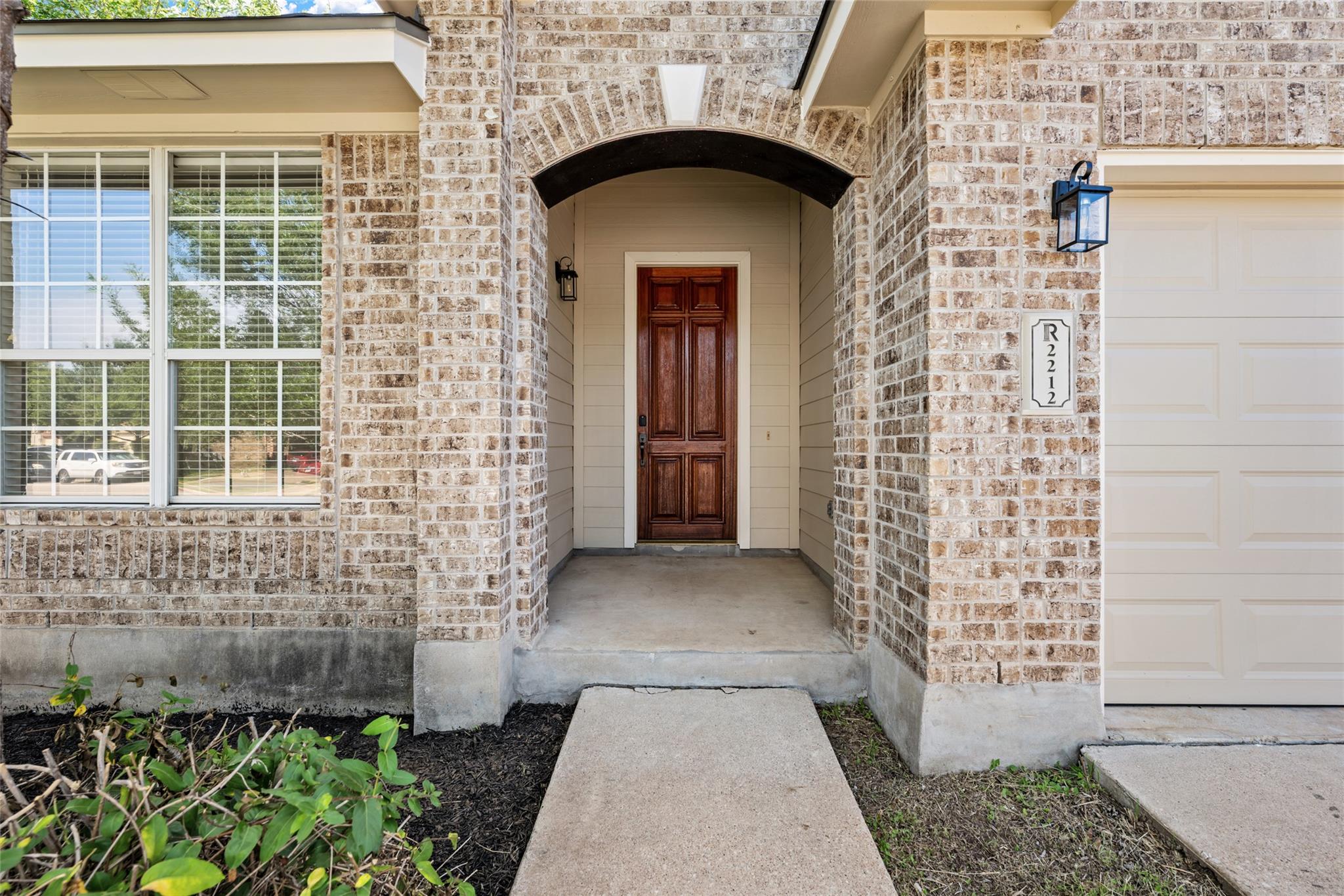 2212 Speidel DR