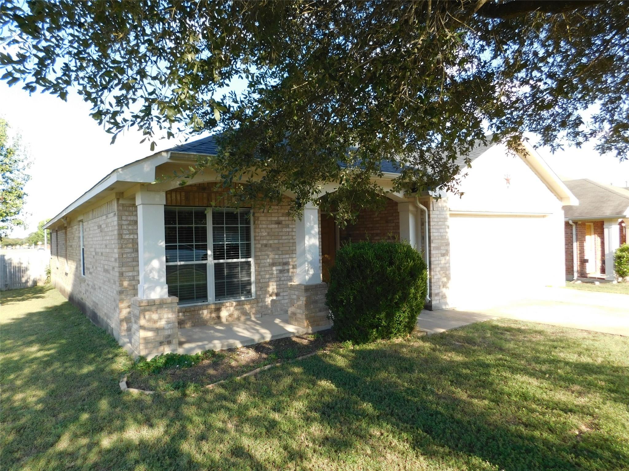 1302 Rainbow Parke DR