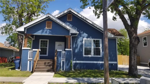 Photo of 407 S Main ST, Taylor, TX 76574 (MLS # 2886773)