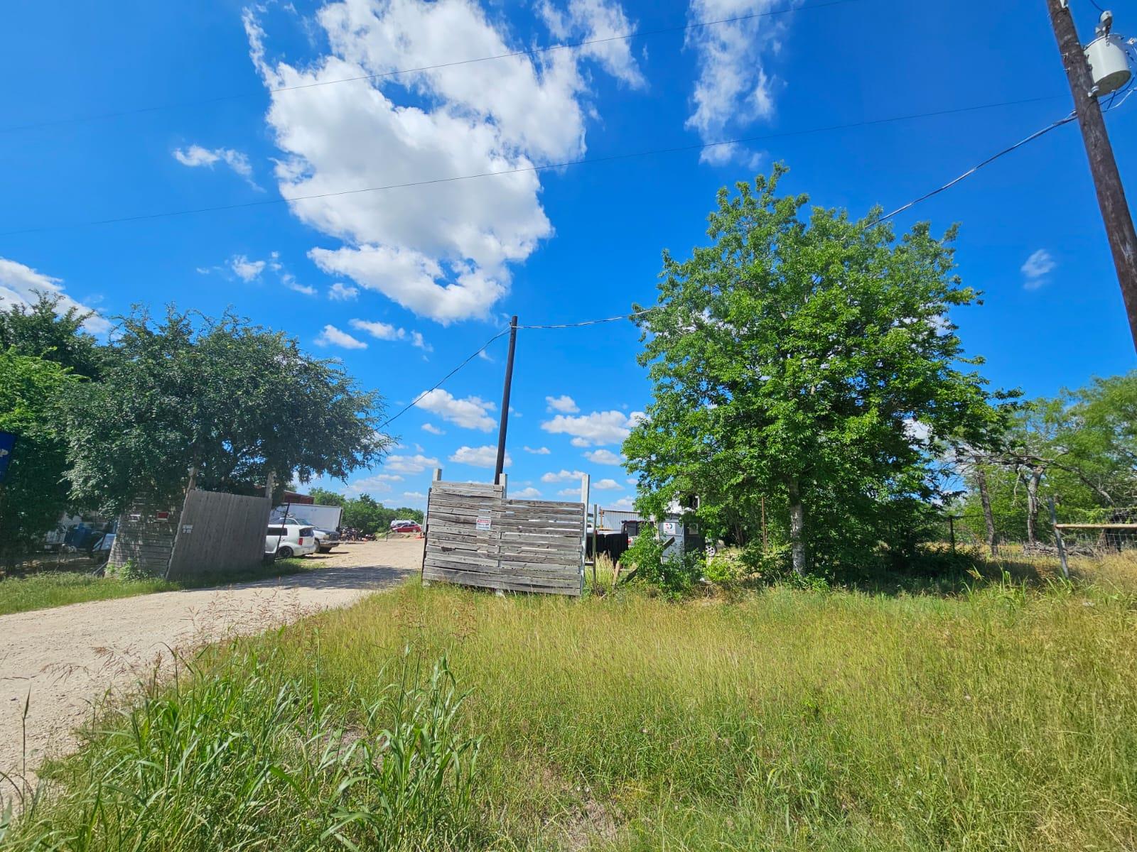14201 Fm-812 RD