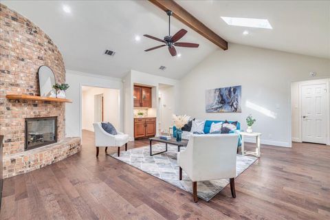 Photo of 3916 Cordova DR, Austin, TX 78759 (MLS # 1036919)