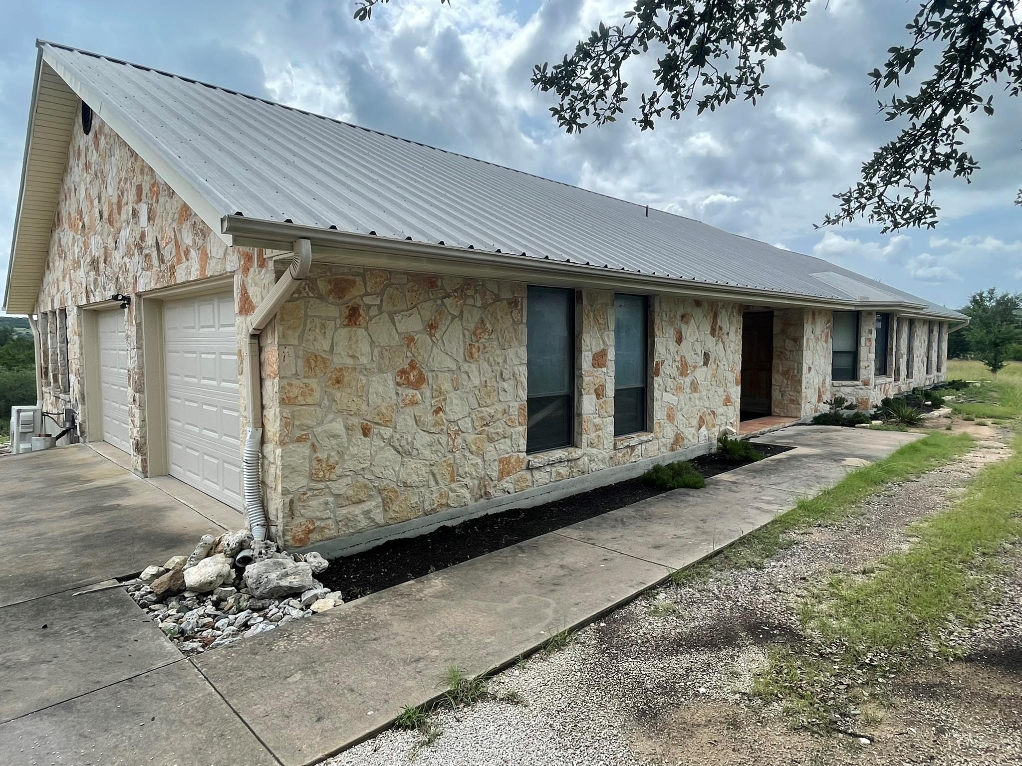 817 Mountain Creek RD