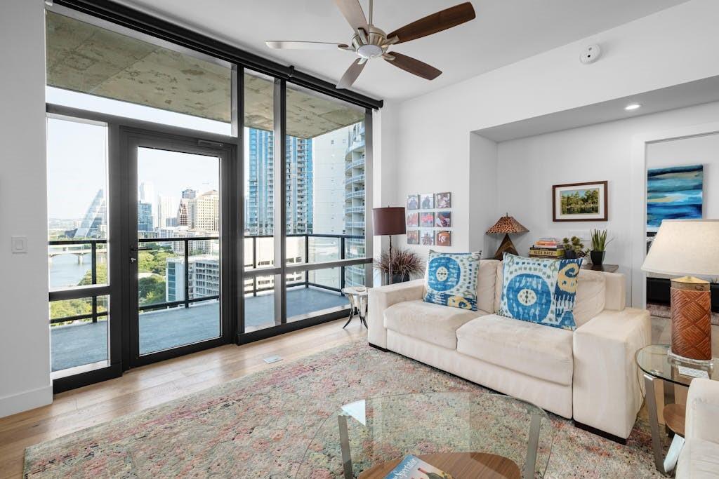 70 Rainey ST 1306
