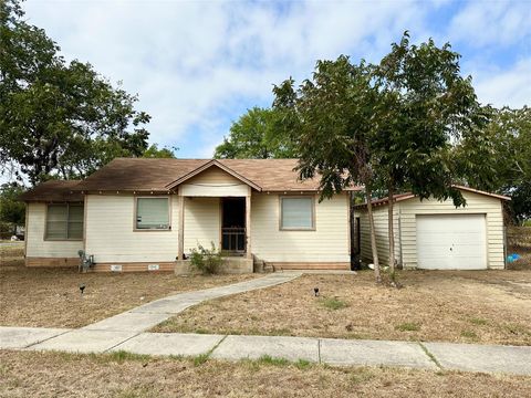 A home in Luling