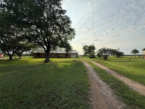 429 Camelback RD La Grange TX 78945