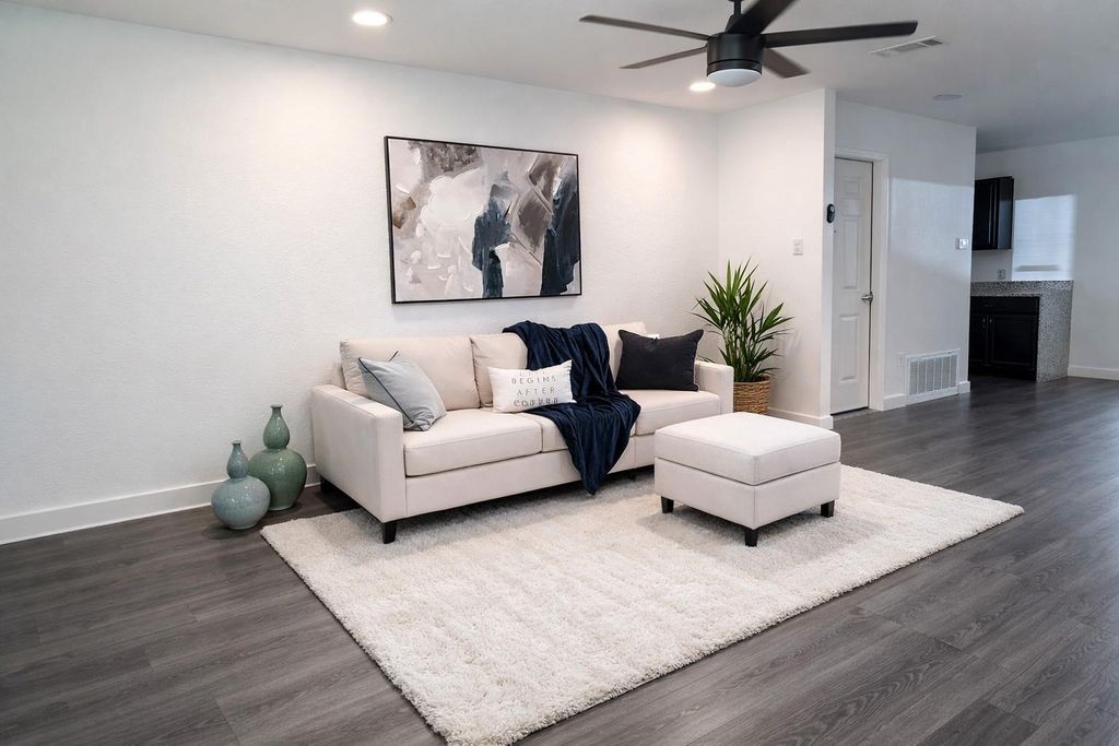 Photo of 6913 Shannon DR, Austin, TX 78724 (MLS # 5221045)