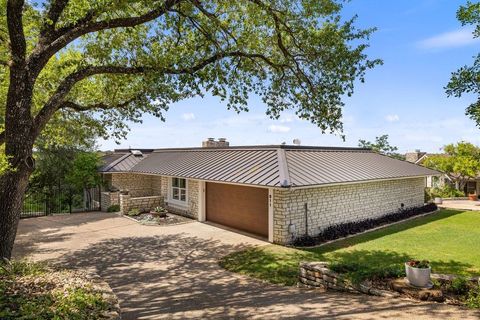Photo of 911 Electra, Lakeway, TX 78734 (MLS # 6197317)