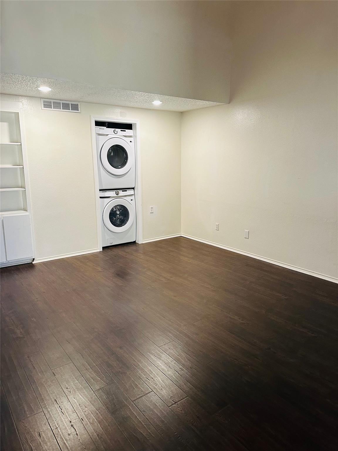 2401 Leon ST 307