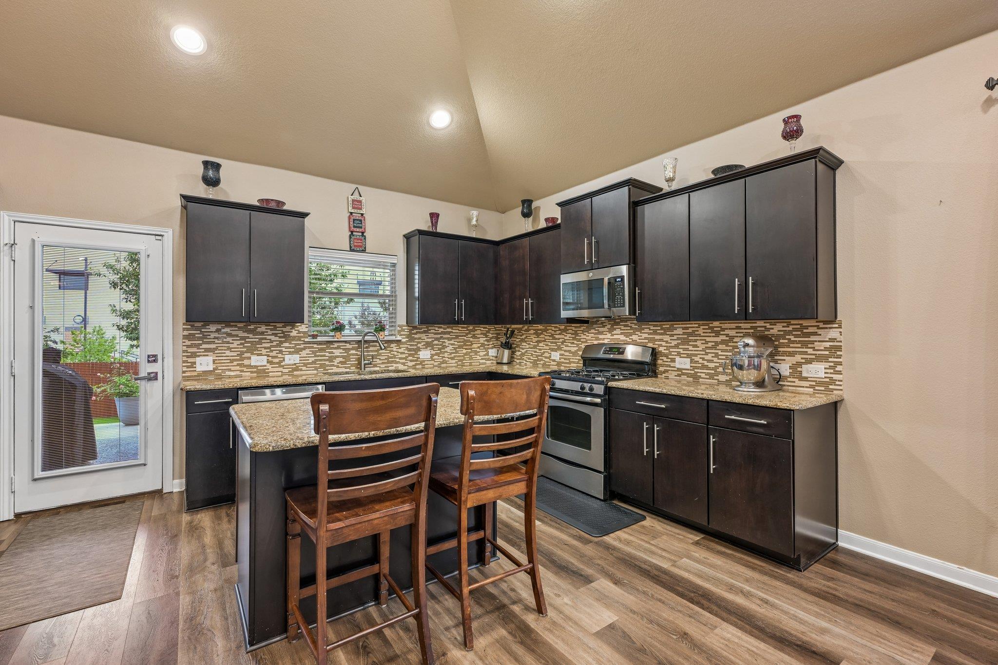 2336 Lyla LN