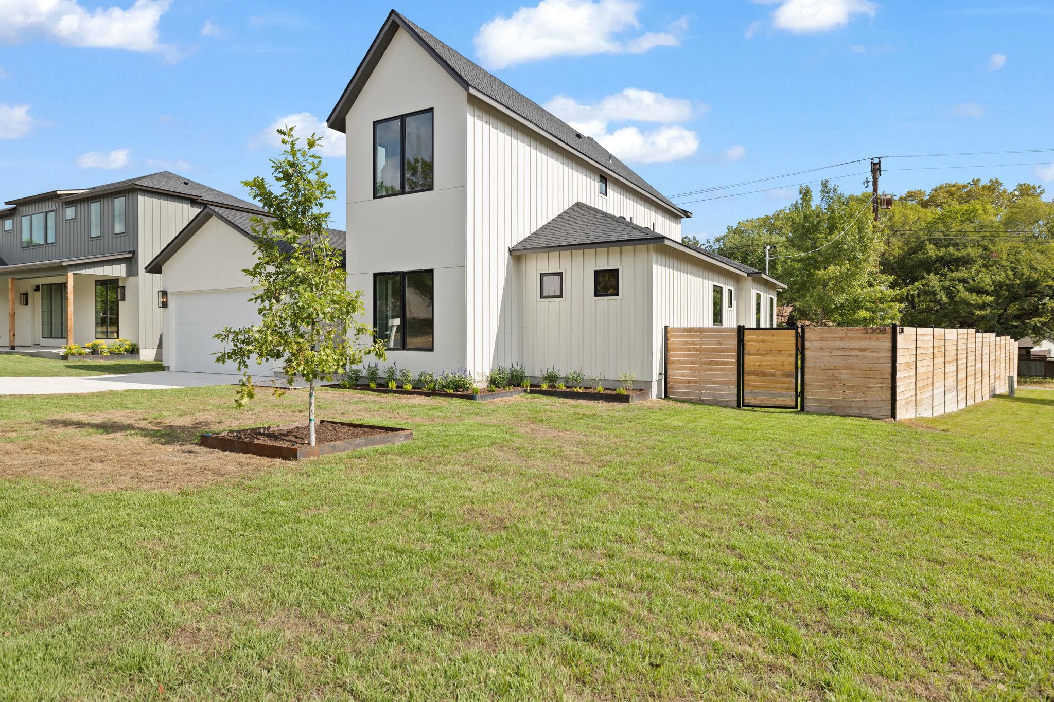 3308 Dolphin DR