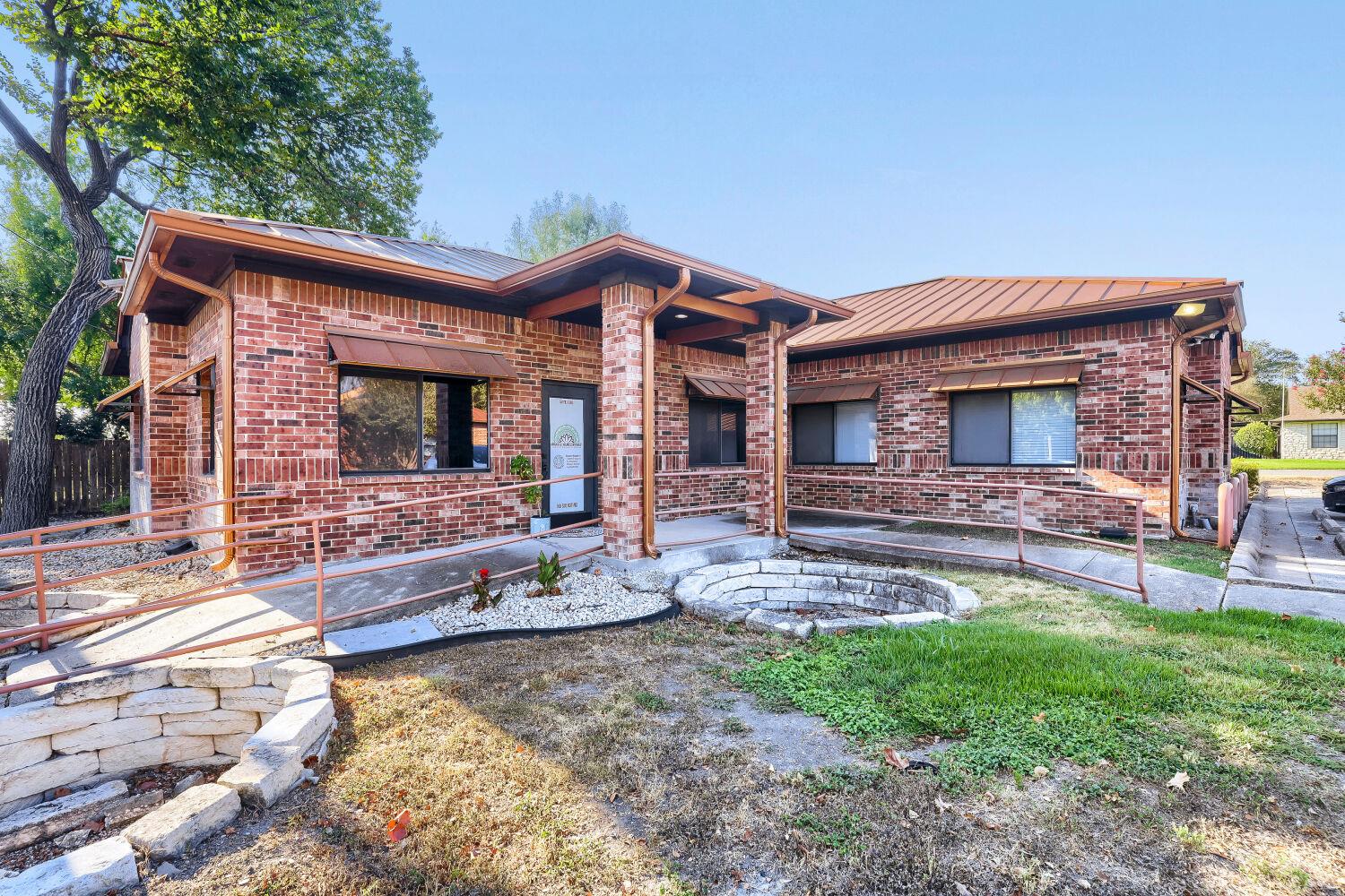 821 Grand Avenue PKWY 301