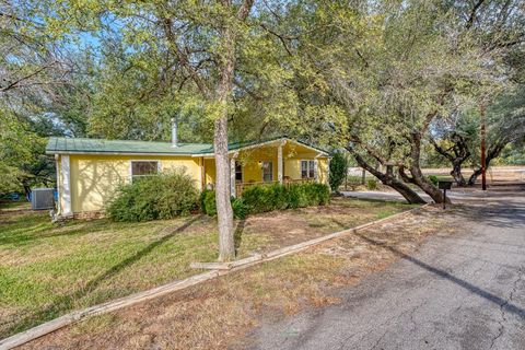 Photo of 107 Red Bird, Kingsland, TX 78639 (MLS # 2180468)