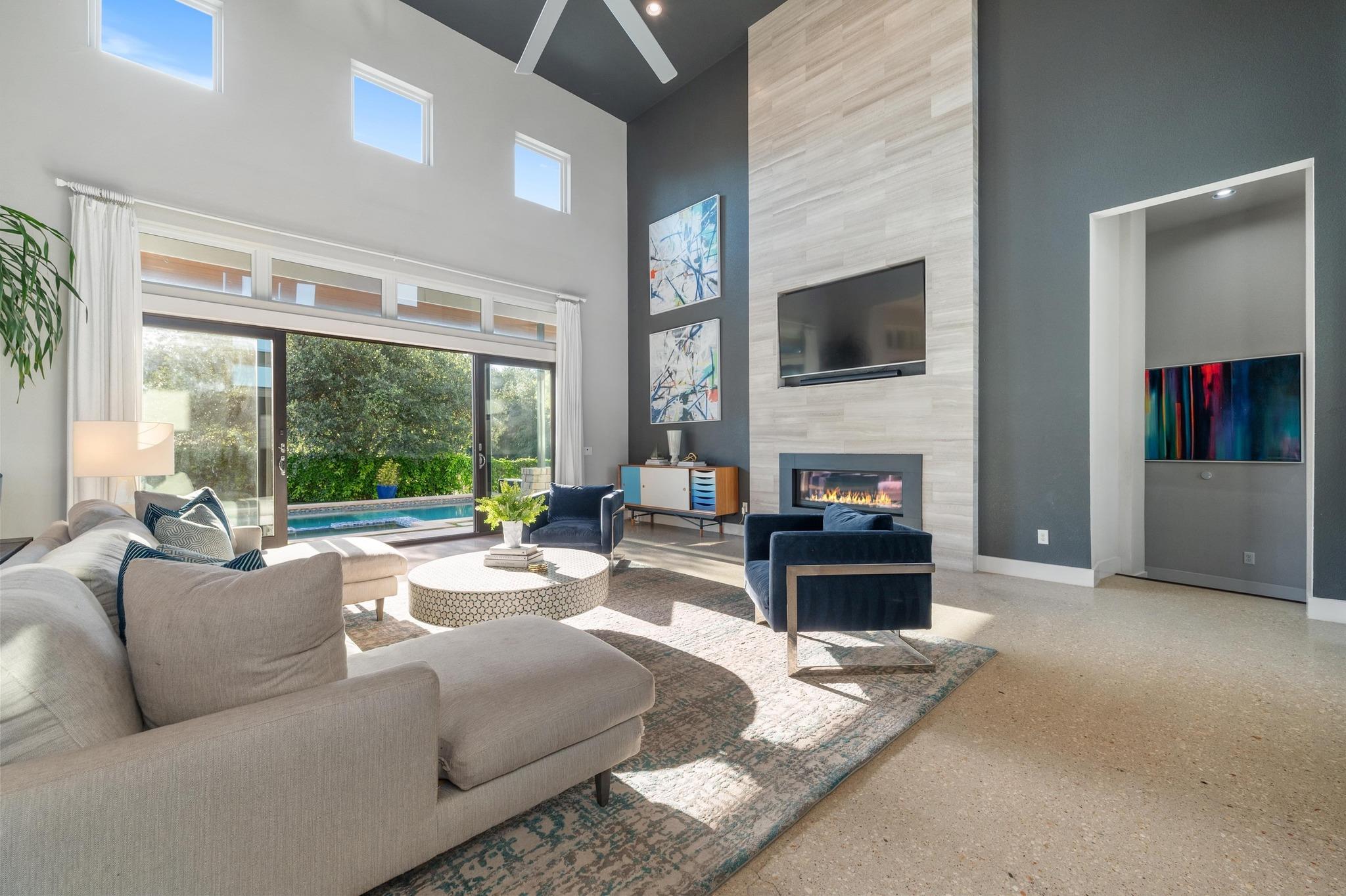 4004 Sugarloaf DR