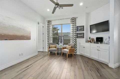 Tiny photo for 124 Carefree CIR #B, Lakeway, TX 78734 (MLS # 8683137)