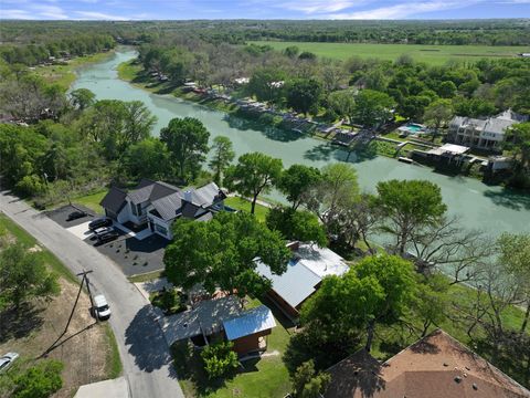 Photo of 200 Turtle LN, Seguin, TX 78155 (MLS # 7014920)
