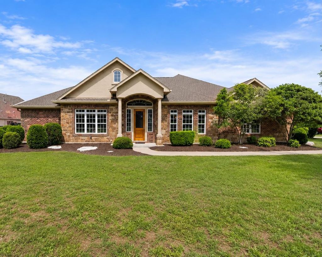 Photo of 175 Whitney Woods CIR, Georgetown, TX 78633 (MLS # 3014417)