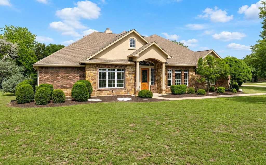 Photo of 175 Whitney Woods CIR, Georgetown, TX 78633 (MLS # 3014417)