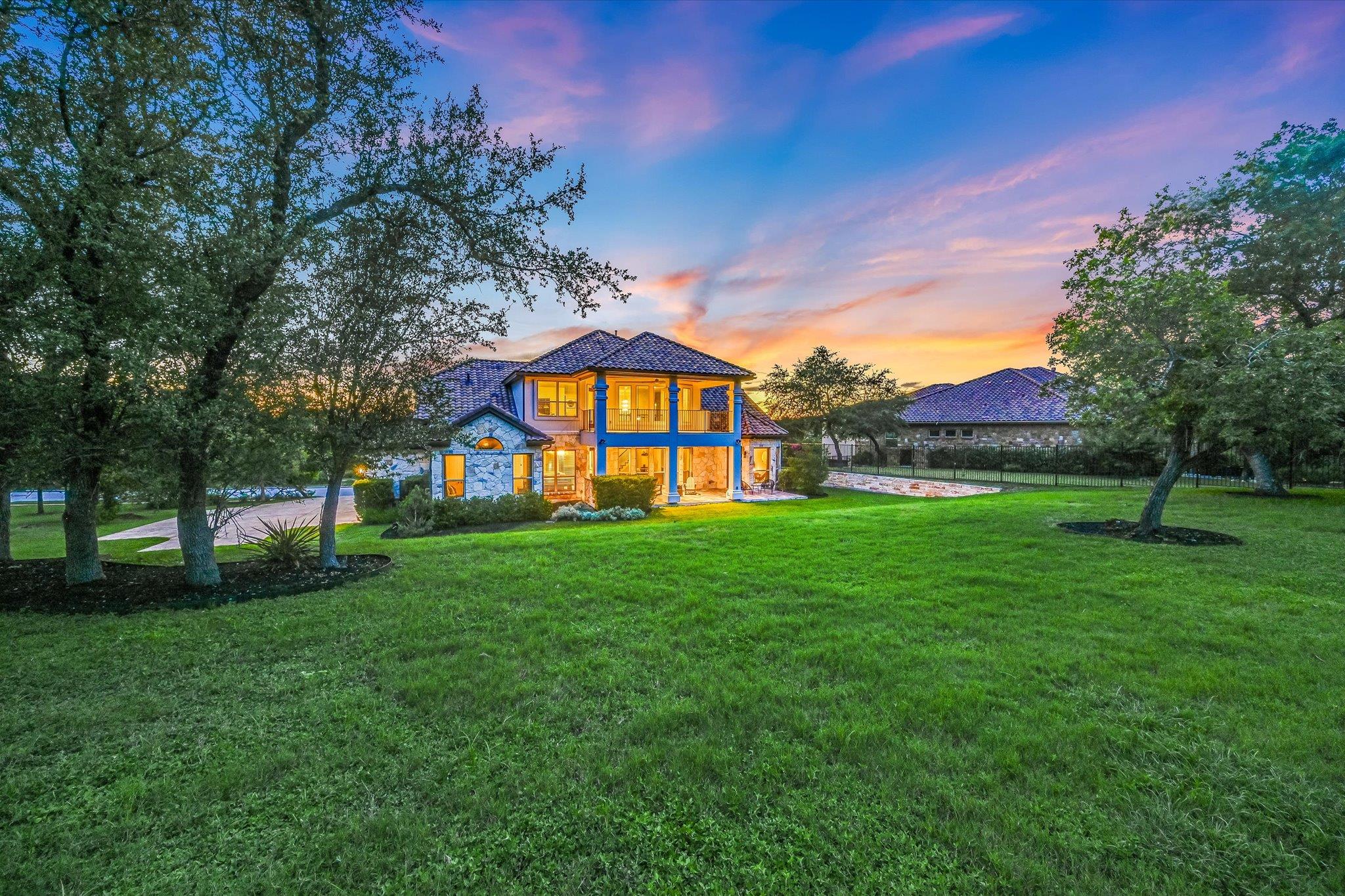 804 Rough Hollow DR
