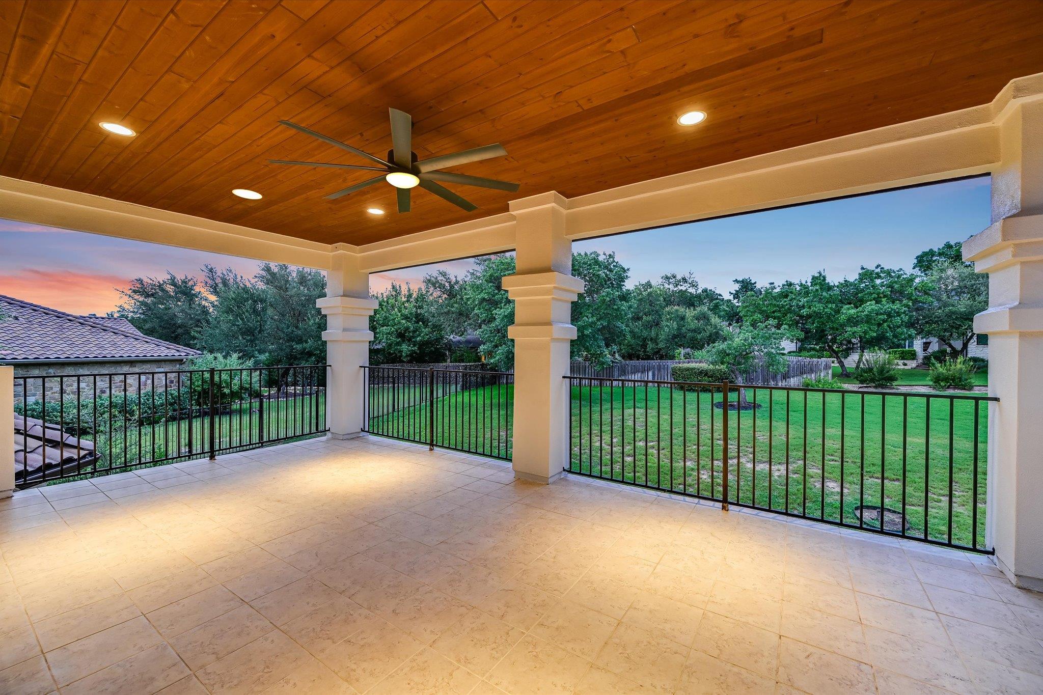 804 Rough Hollow DR