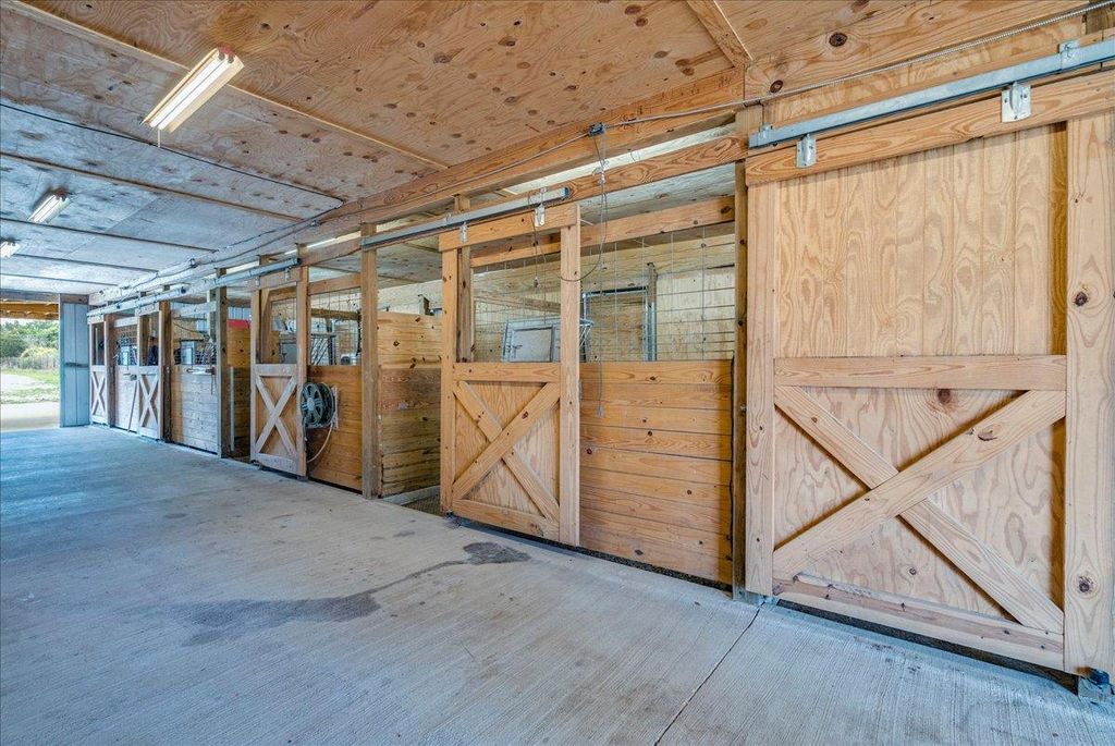 Photo of 1409 Orchard DR, Leander, TX 78641 (MLS # 5720711)