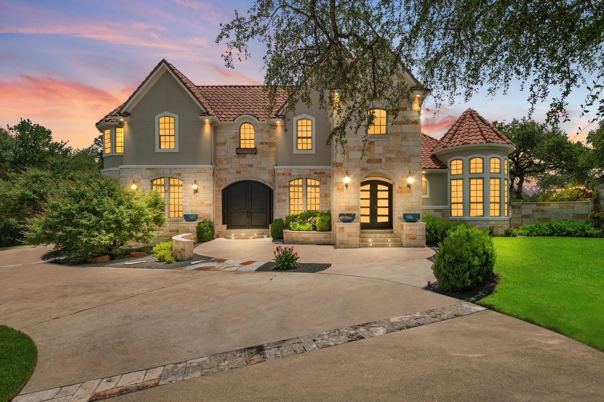 241 Gabriel Woods DR