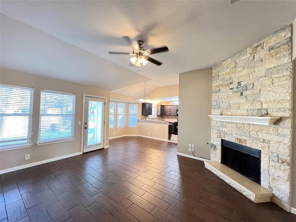 1800 Columbine LN