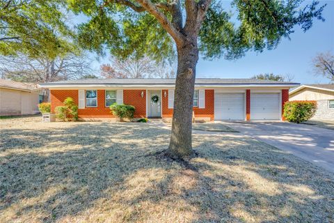 Photo of 11512 Oak TRL, Austin, TX 78753 (MLS # 1874586)