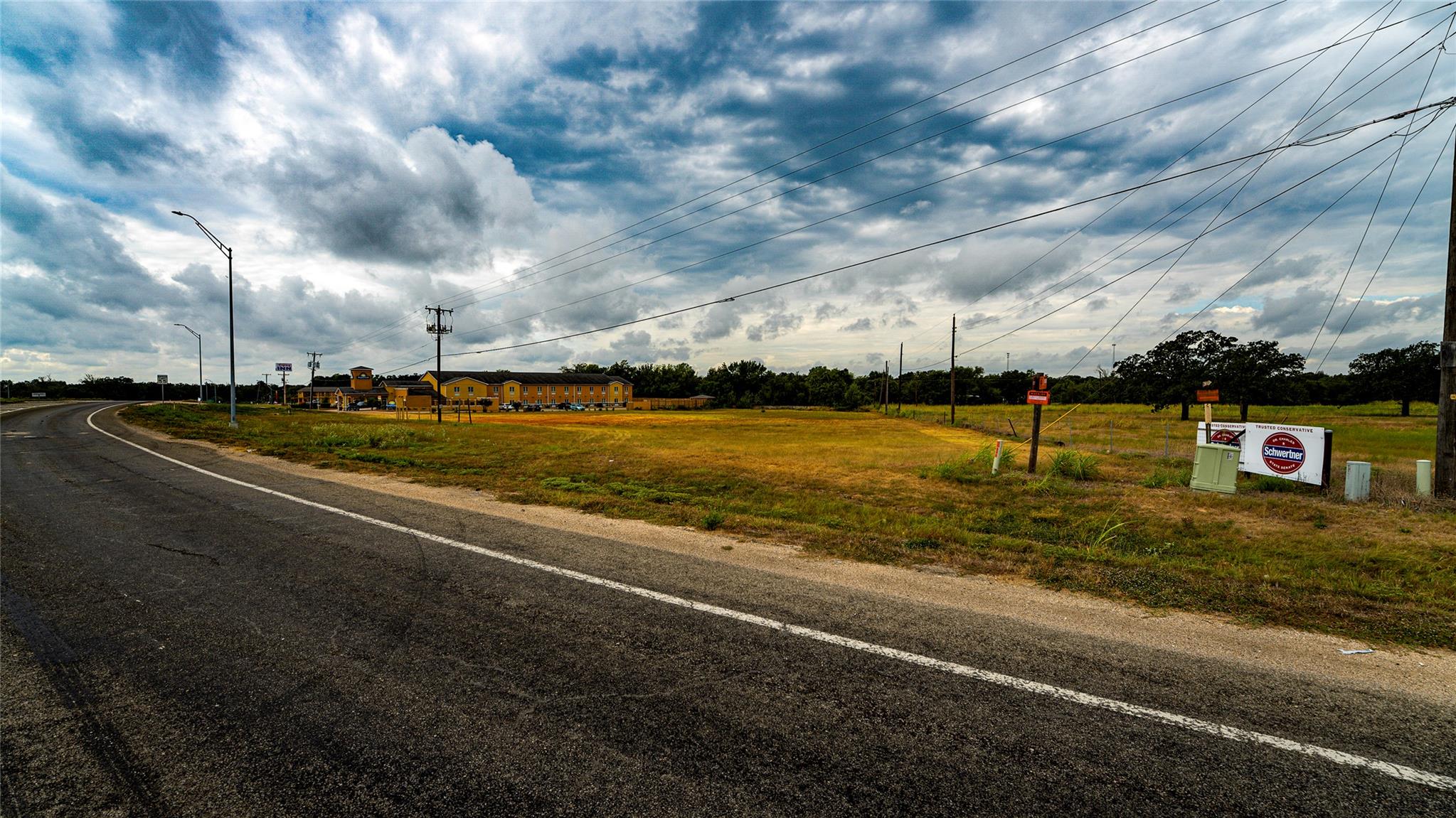 227 N Us Highway 77