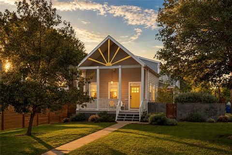 Photo of 1711 Kenwood Ave, Austin, TX 78704 (MLS # 6091587)