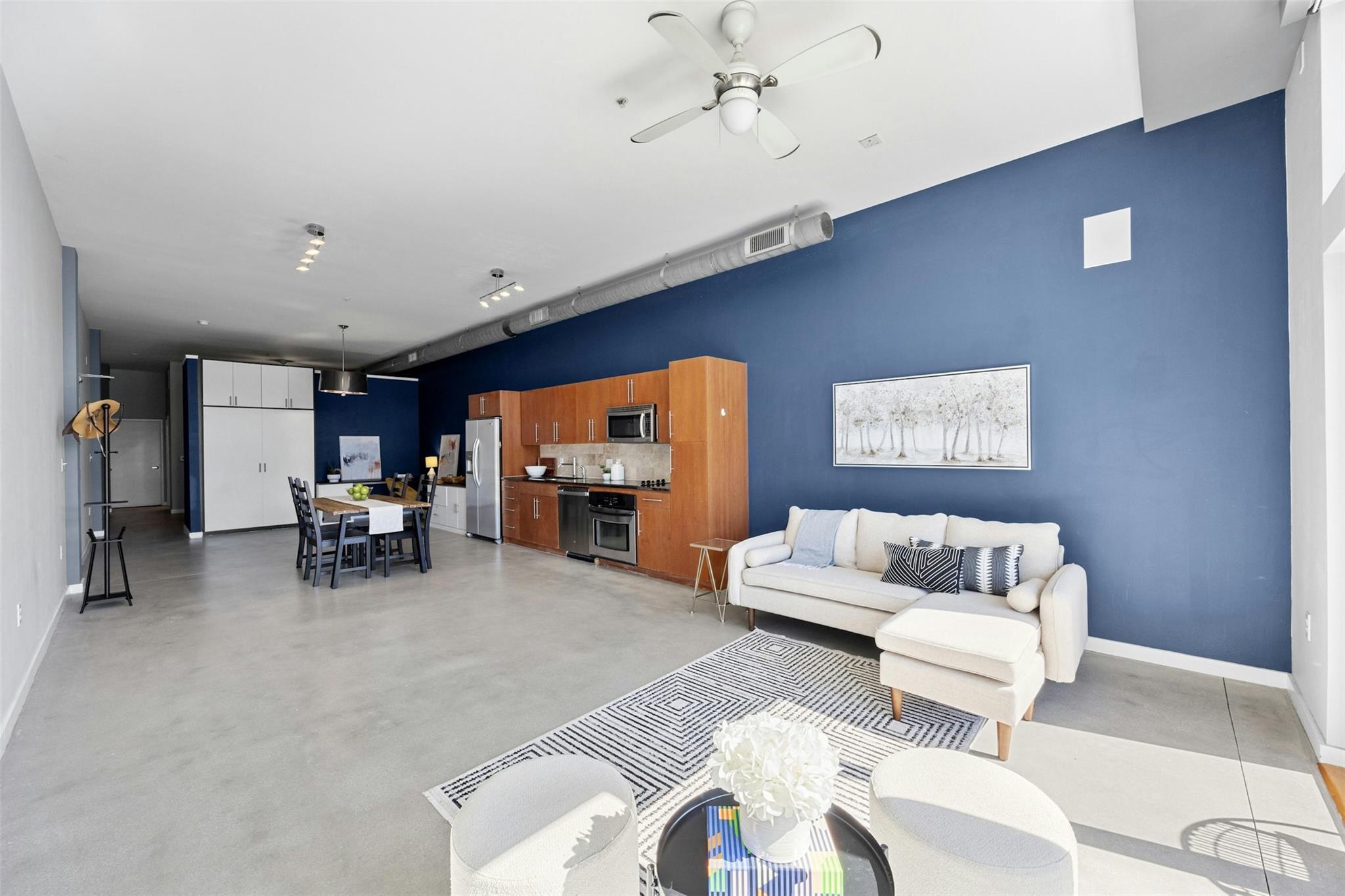 2124 E 6th ST 320