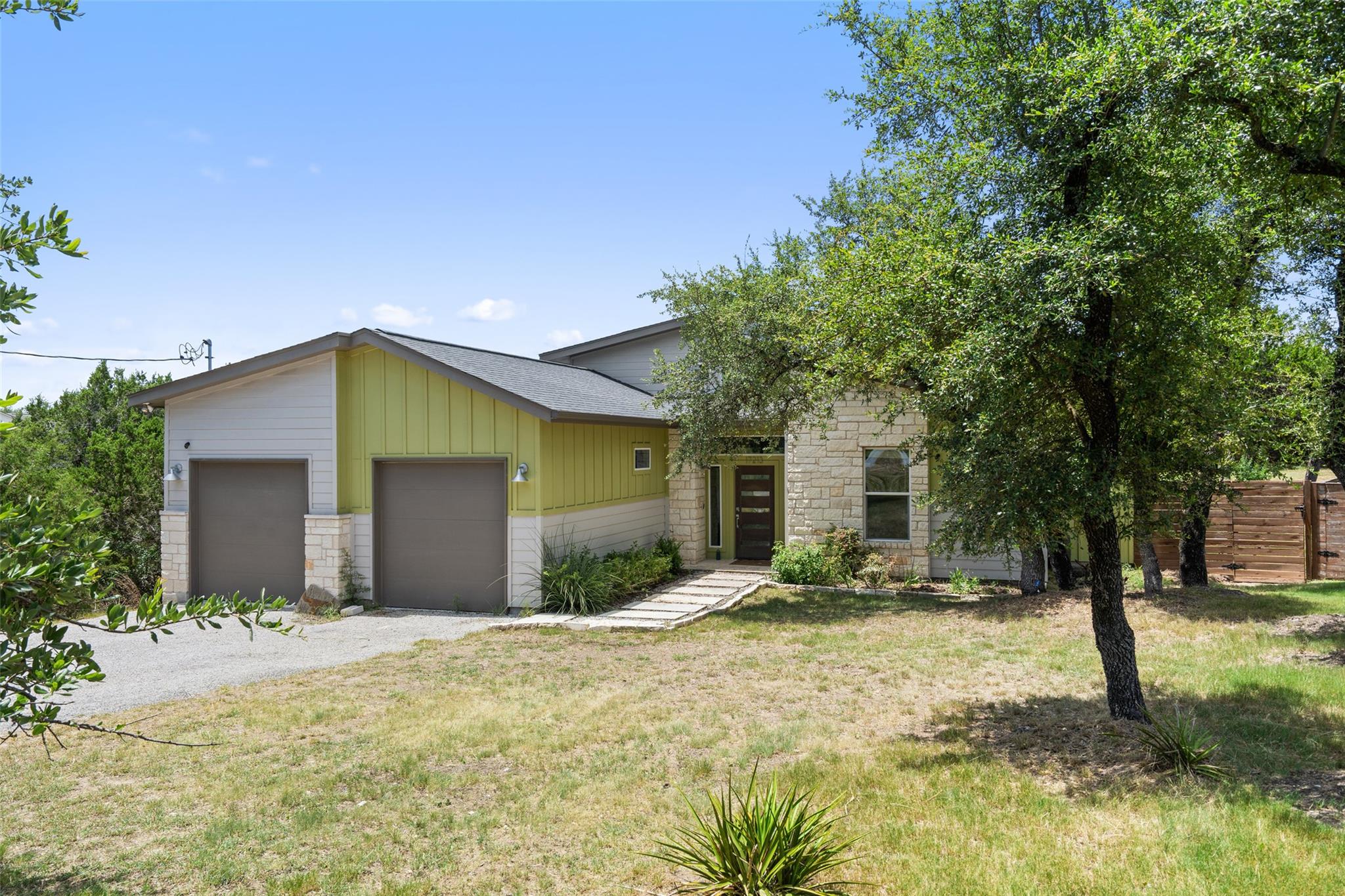 17213 Oak Cliff CIR
