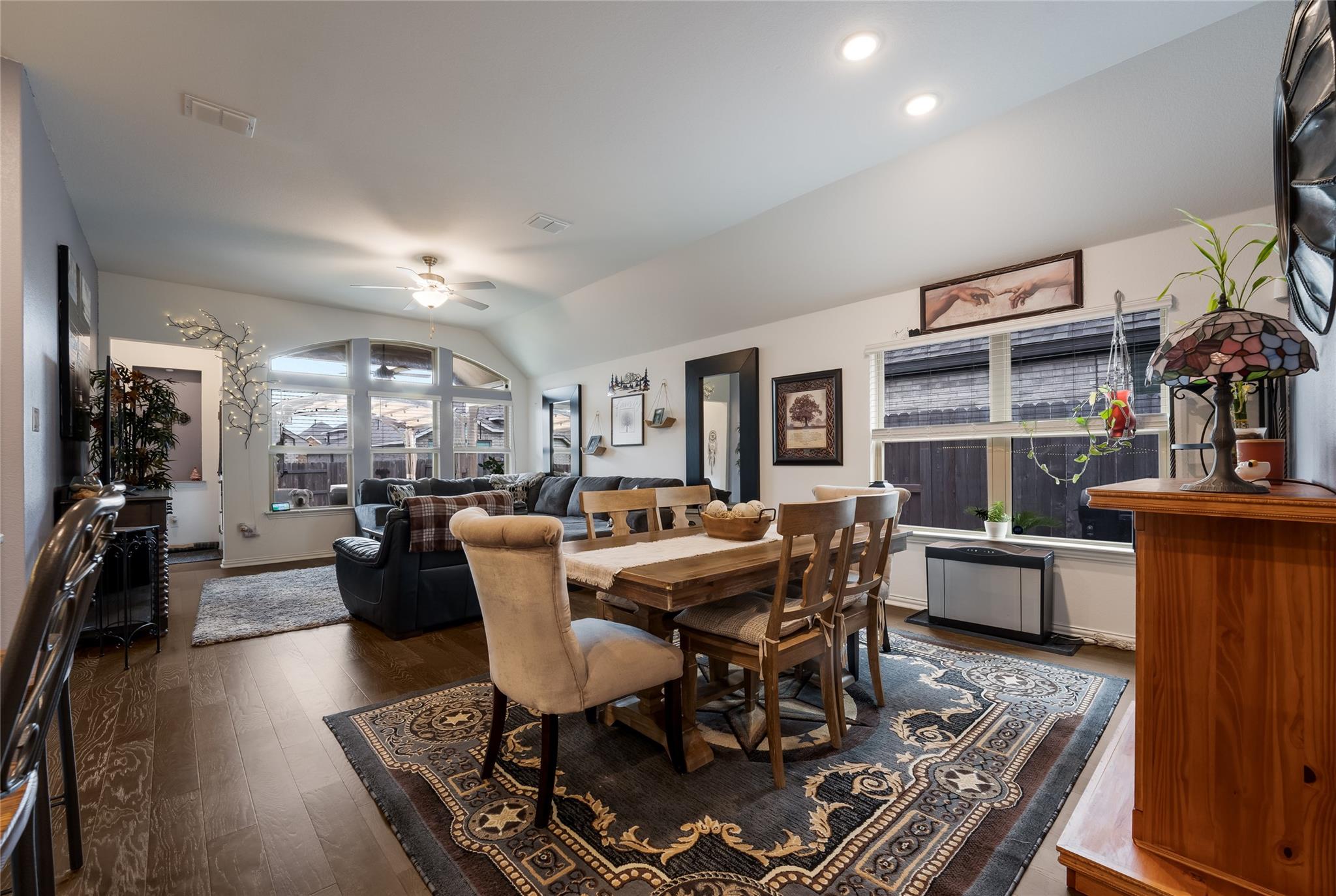 322 Jefferson DR