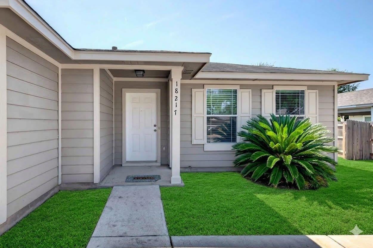 18217 Flathead DR