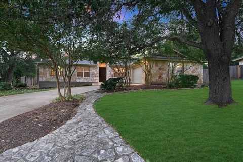 9902 Winding Oak CIR Austin TX 78750