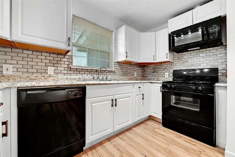 Tiny photo for 1200 Walnut Ave, Austin, TX 78702 (MLS # 9304799)