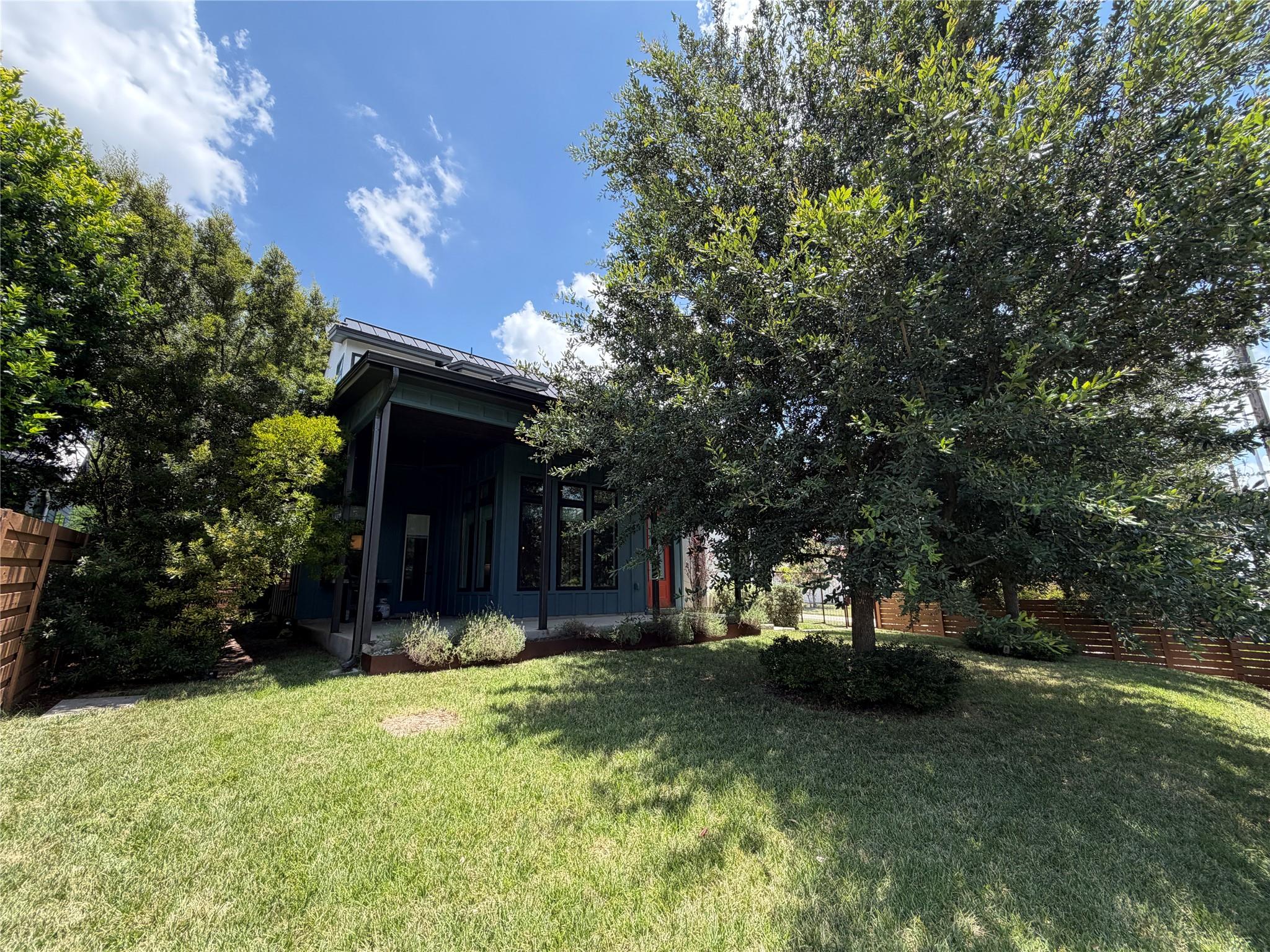 2105 Greenwood Ave A