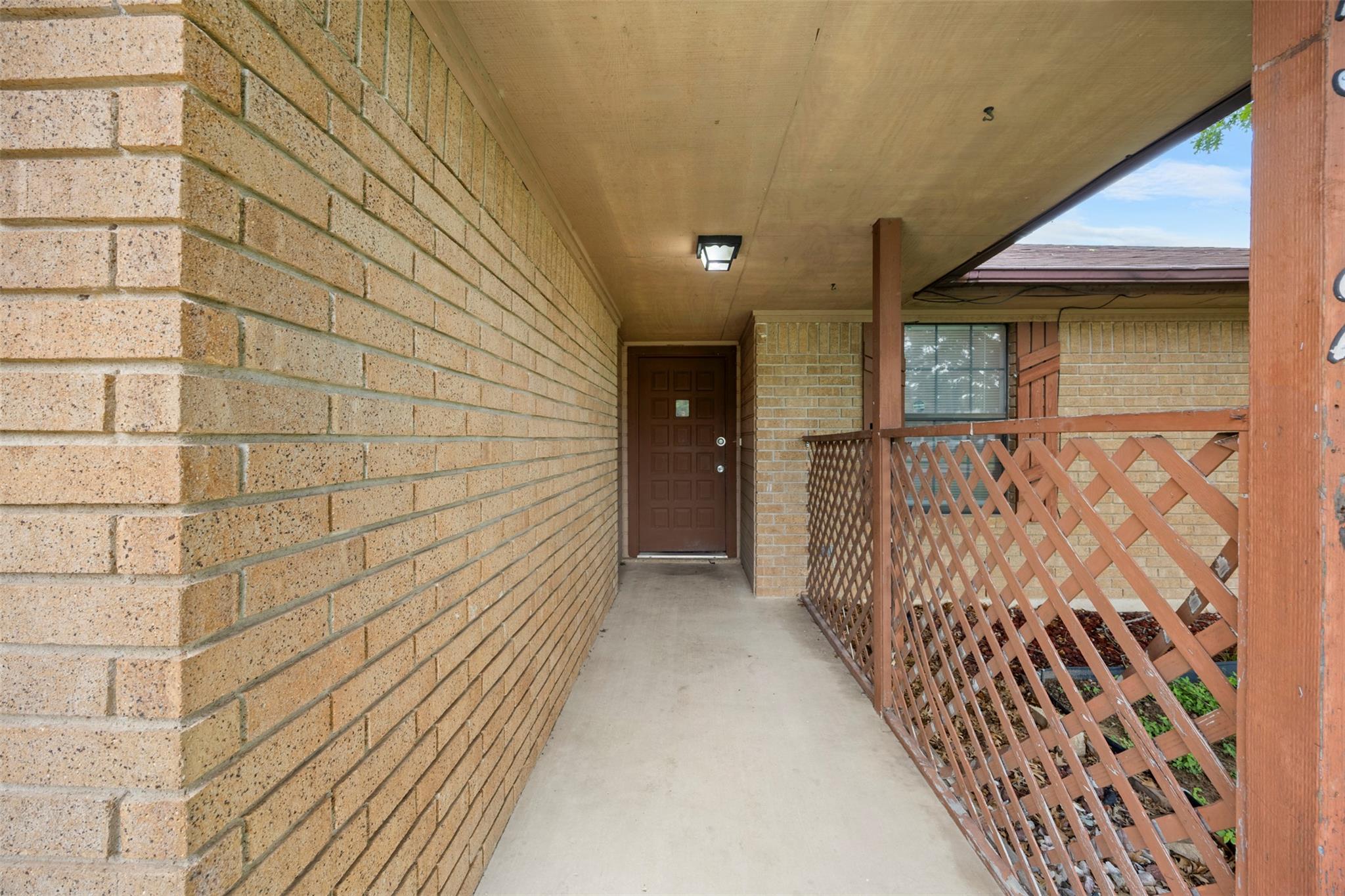 312 Saddle DR