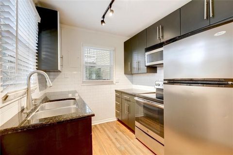 1110 W 22nd ST 13 Austin TX 78705