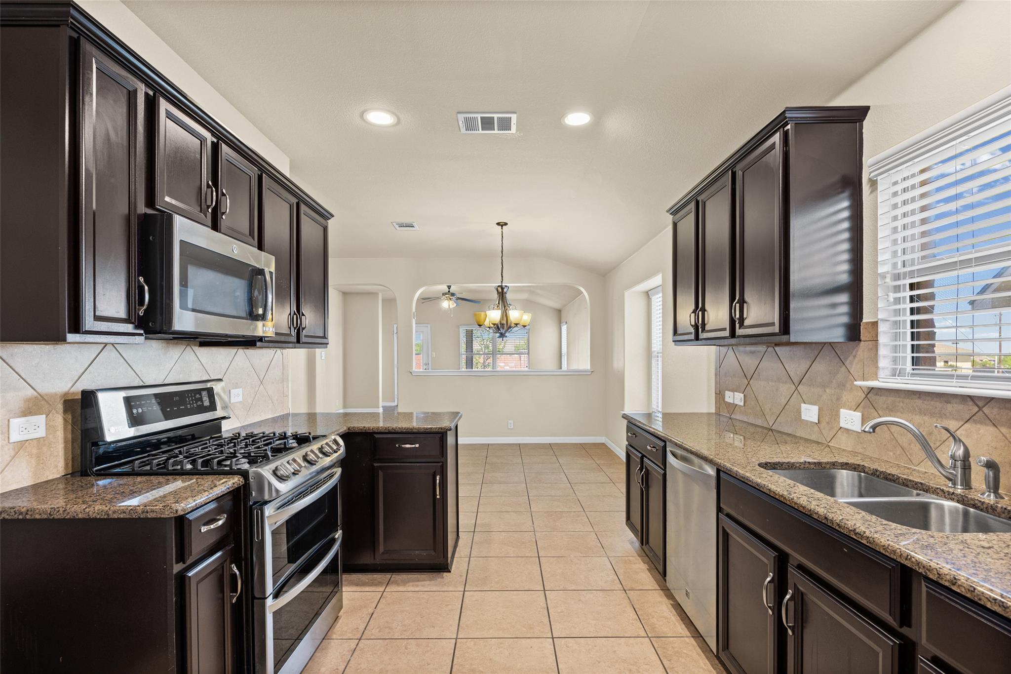 1113 April Meadows LOOP