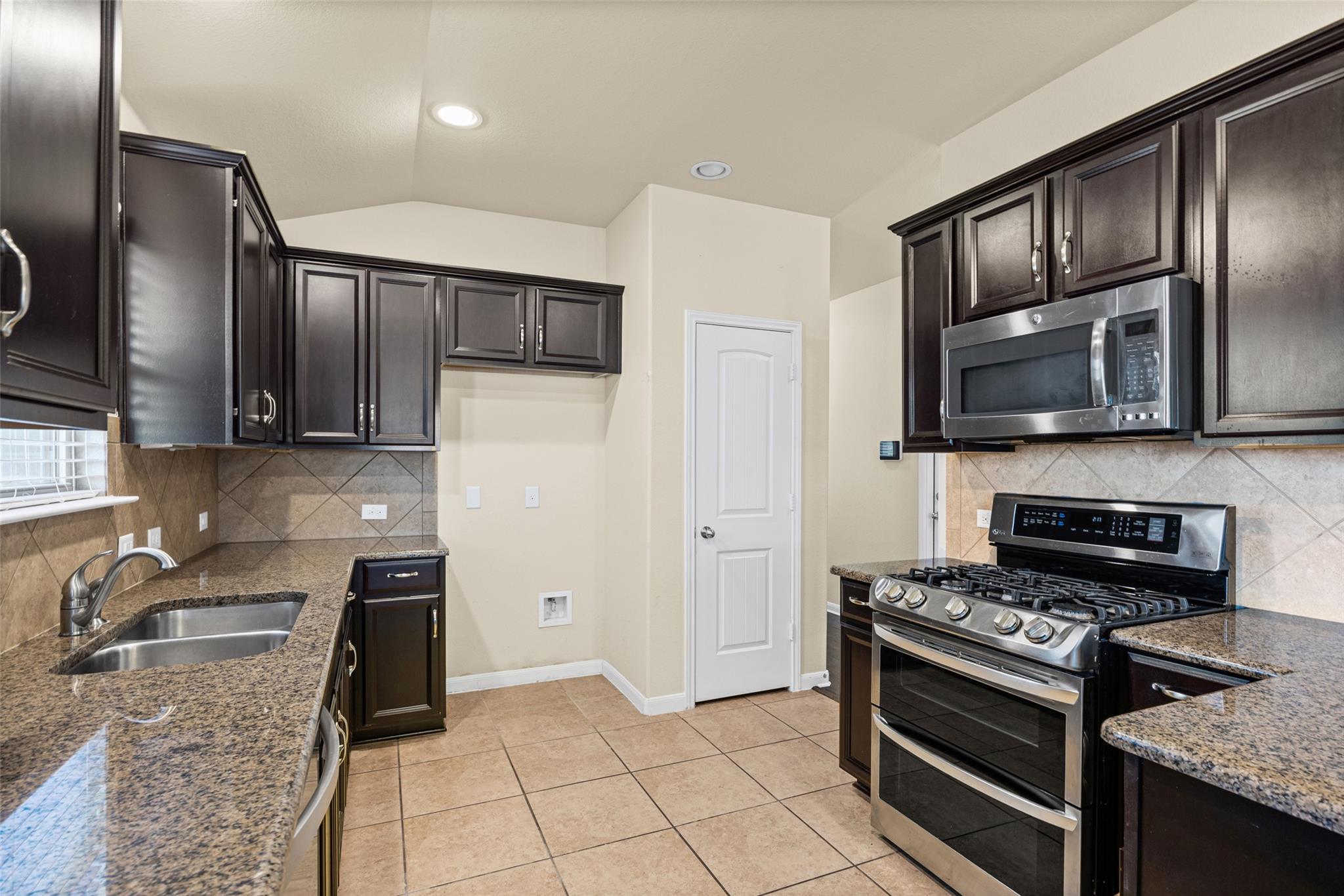 1113 April Meadows LOOP