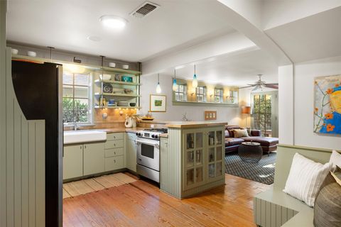 Tiny photo for 2203 Mountain View RD, Austin, TX 78703 (MLS # 7796207)