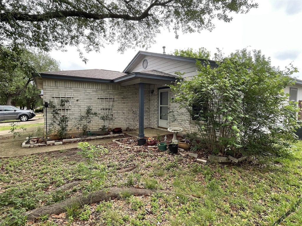 Photo of 110 Brentwood DR, Leander, TX 78641 (MLS # 4333772)