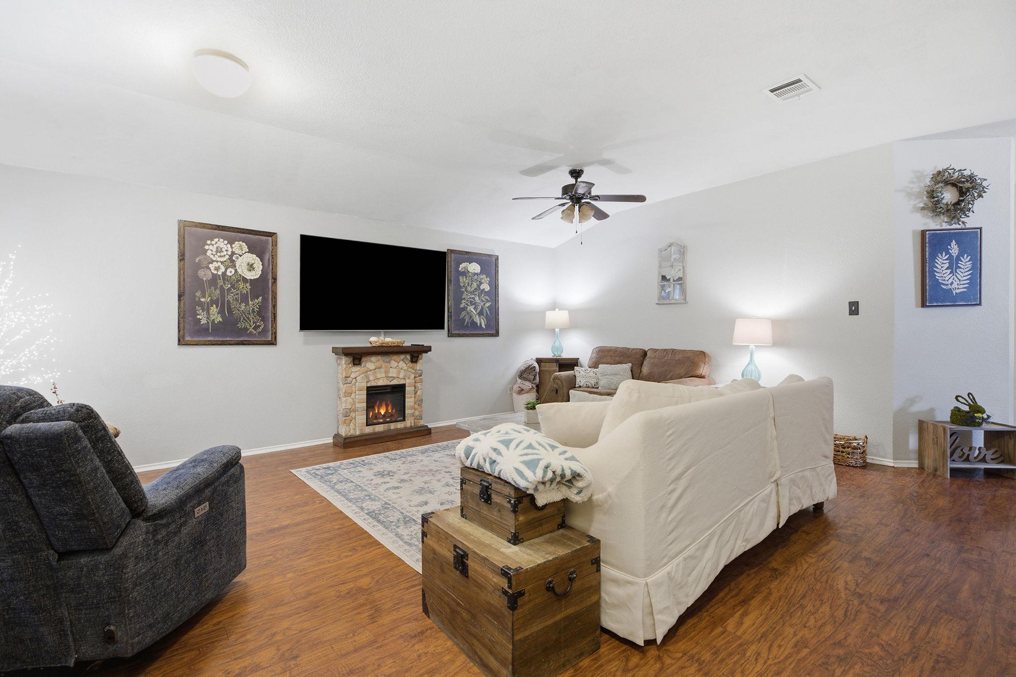 114 Creston ST