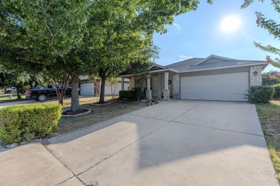 114 Creston ST Hutto TX 78634